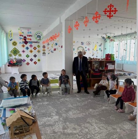 Аягөз аудандық білім бөлімінің басшысы Н.Т. Азимбаев “С.Сейфуллин атындағы жалпы орта білім беретін мектебі”КММ-не келіп, білім беру салаындағы әр түрлі бағыттағы жұмыстарымен танысты және бірқатар төмендегі түсіндіру жұмыстарын жүргізіп, оқушылар ме