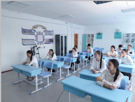 9-сыныптың 12 оқушысы қазақ тілі пәнінен емтихан